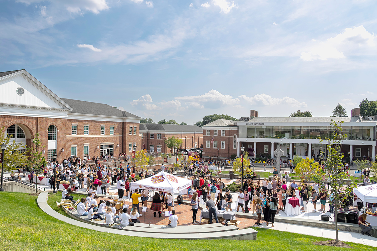 Students, faculty and staff gather on the Murphy Green to celebrate Iona’s first birthday as a University on September 19, 2022.